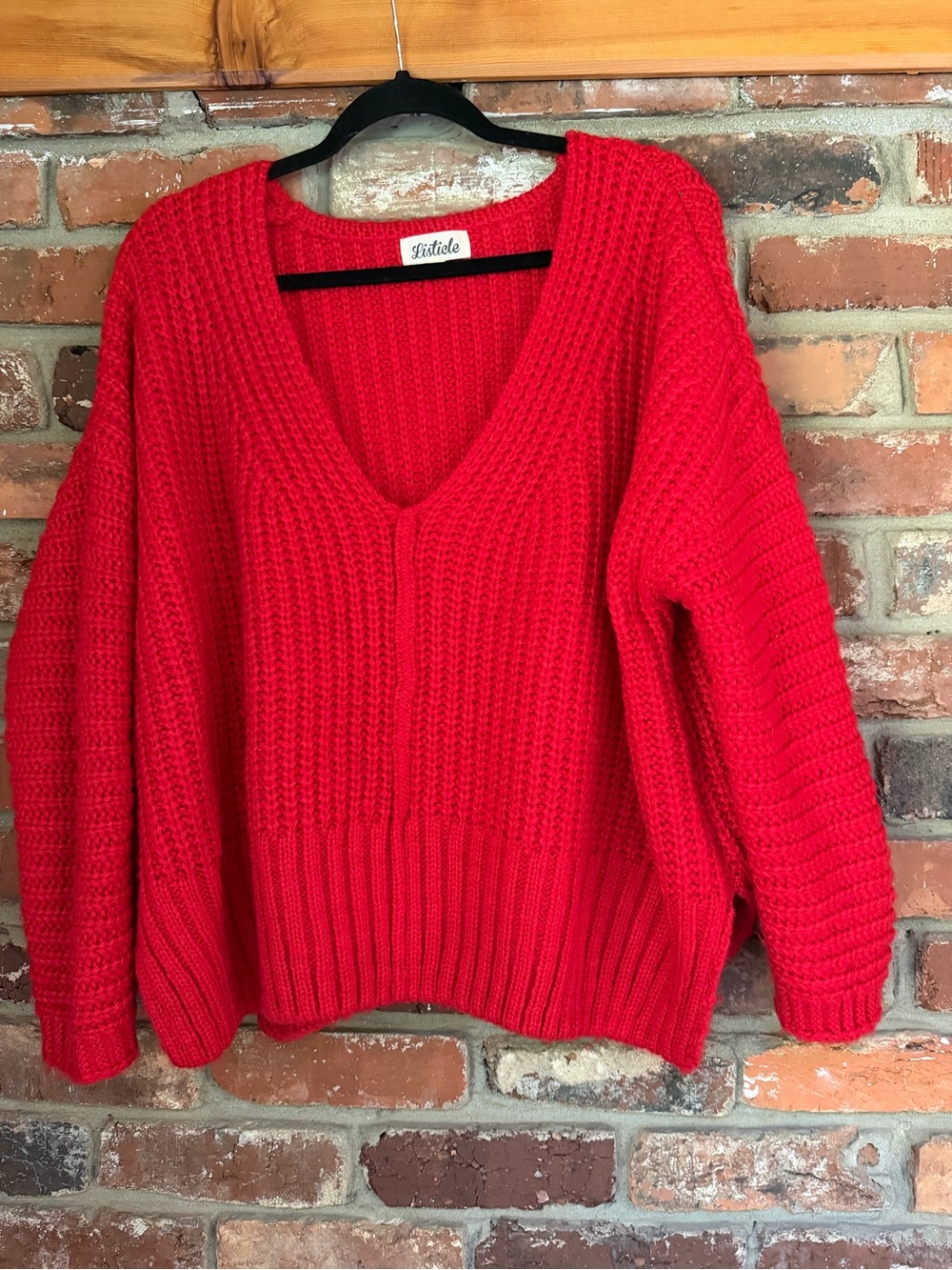 Listicle Women's V-Neck Chunky Sweater in Bright Red